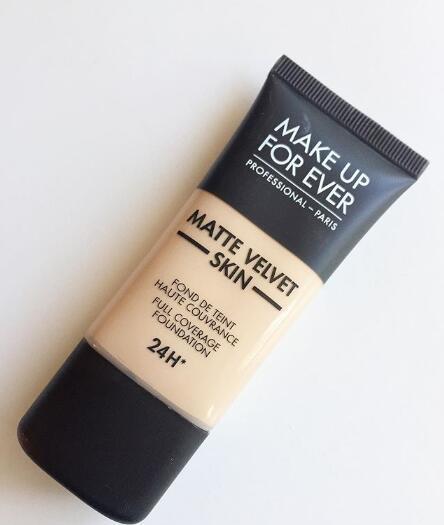 适合油肌6款粉底液推荐,控油耐汗超持妆,毛孔瑕疵一抹隐形